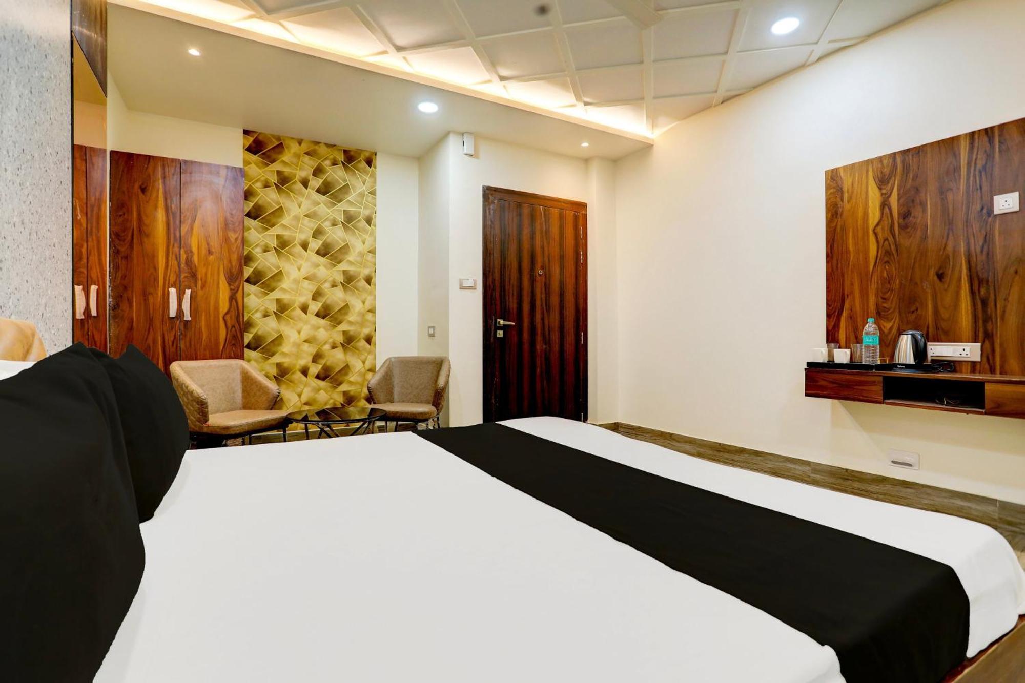 Hotel O Krishna Greens Kanpur Eksteriør billede