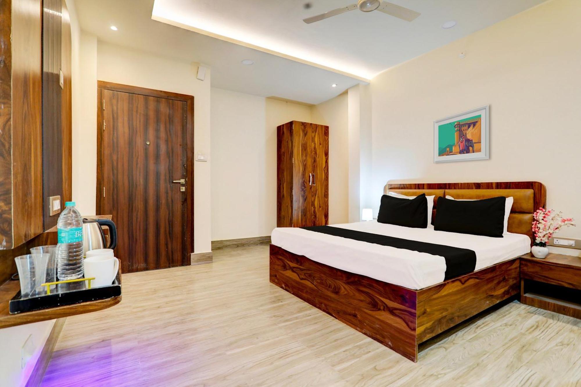 Hotel O Krishna Greens Kanpur Eksteriør billede