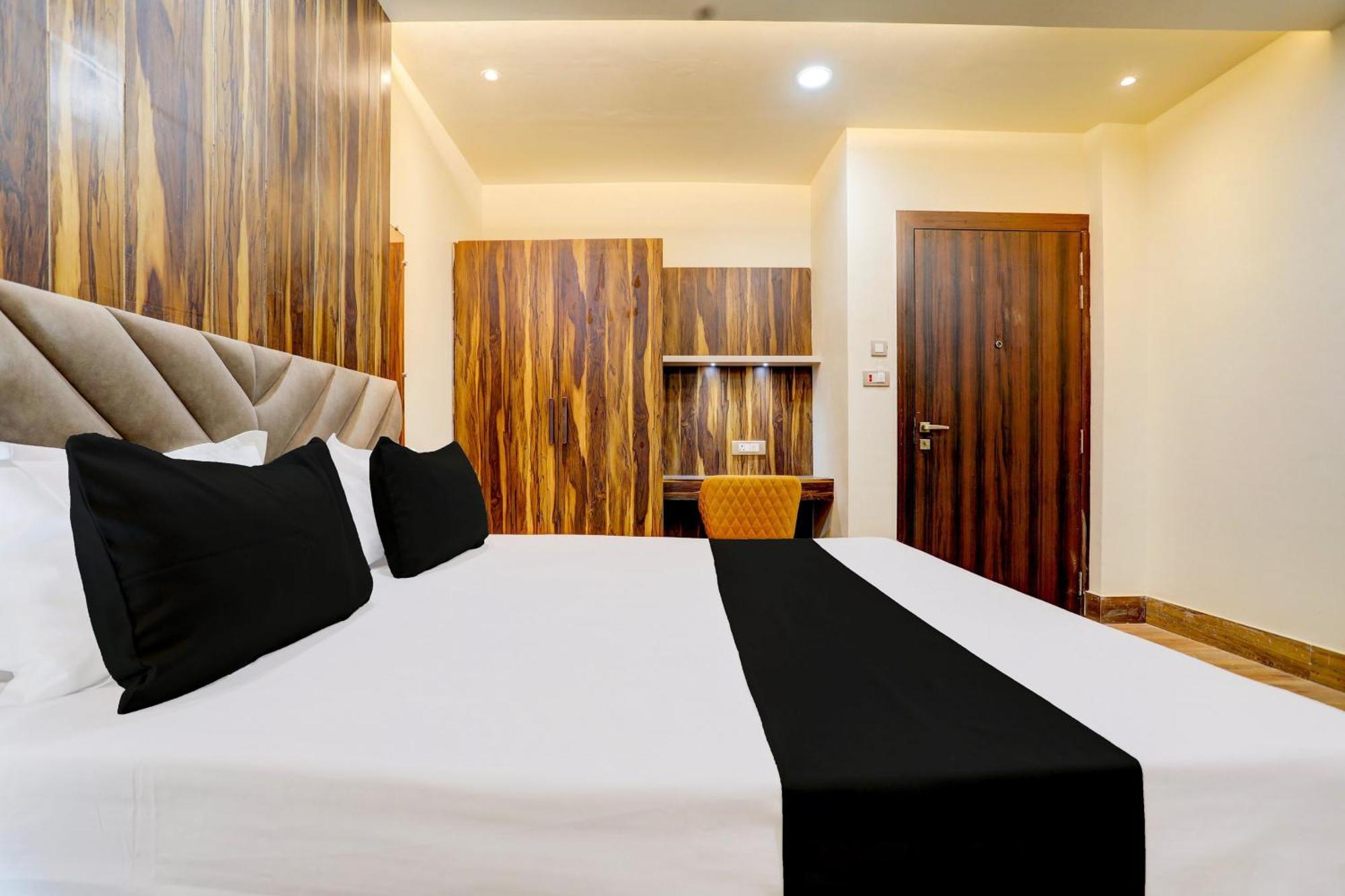 Hotel O Krishna Greens Kanpur Eksteriør billede