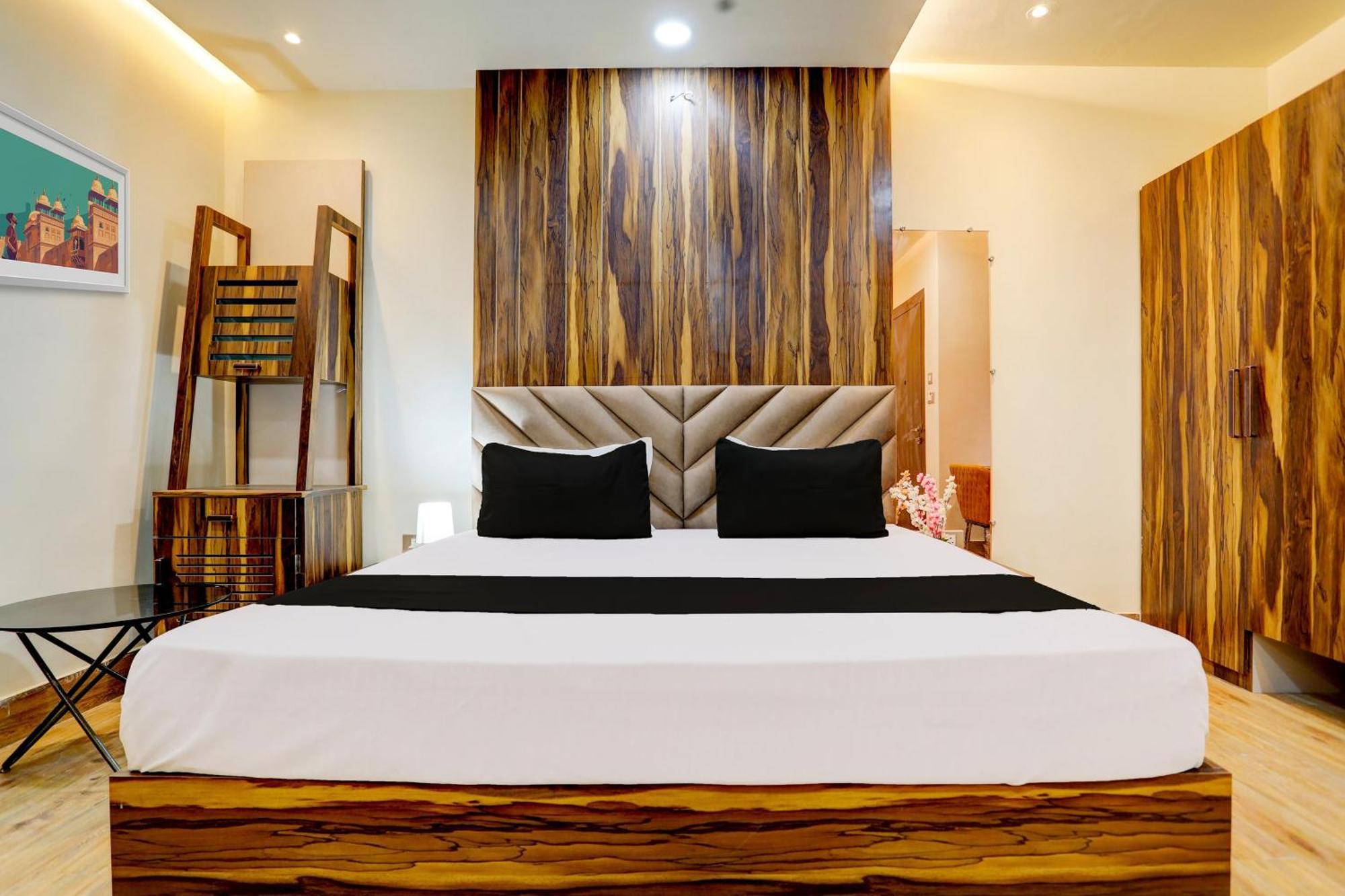 Hotel O Krishna Greens Kanpur Eksteriør billede