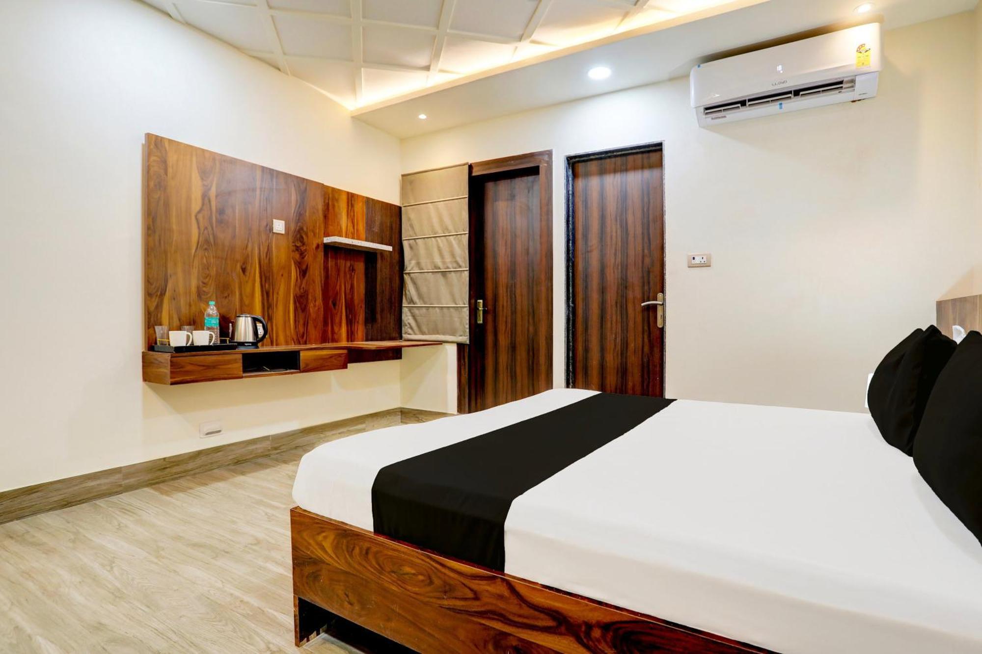 Hotel O Krishna Greens Kanpur Eksteriør billede